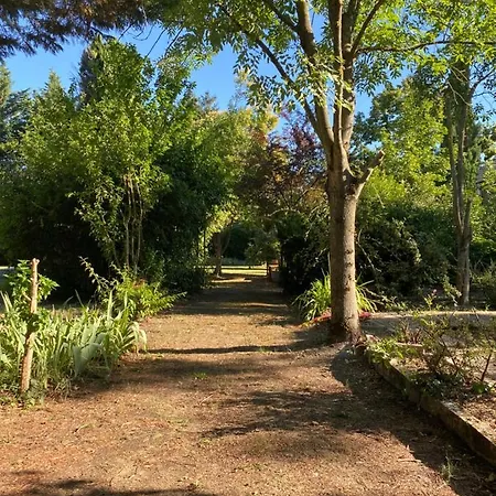 Le Cocon De Curson D'hotes Bed & Breakfast 3*