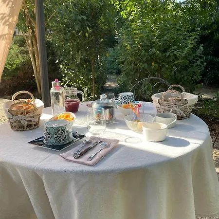 Bed & Breakfast Le Cocon De Curson D'hotes 3*