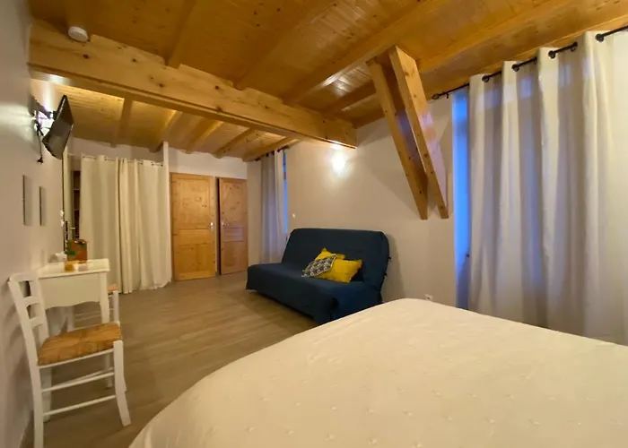 Le Cocon De Curson D'hotes Bed & Breakfast 3*