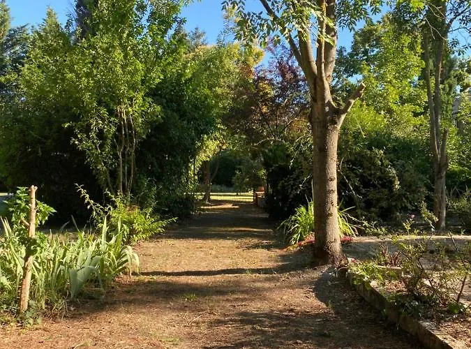 Le Cocon De Curson D'hotes Bed & Breakfast 3*
