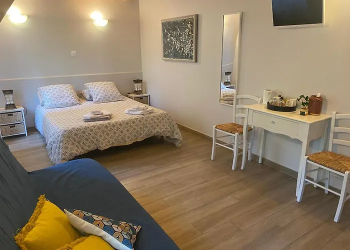 Bed & Breakfast Le Cocon De Curson D'hotes 3*