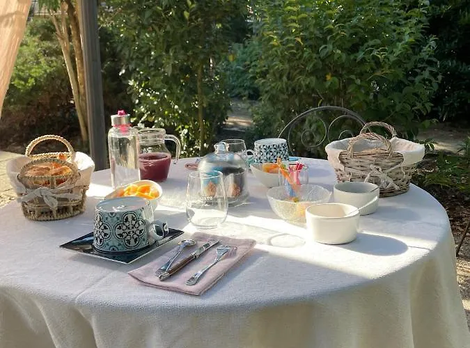 Bed & Breakfast Le Cocon De Curson D'hotes 3*